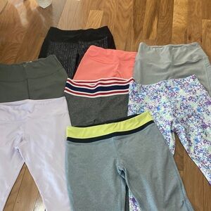 Capri length leggings various brands (7 pairs)
Size small